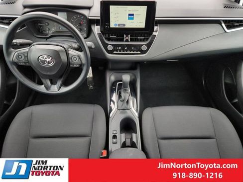 Used 2025 Toyota Corolla LE FWD image 26