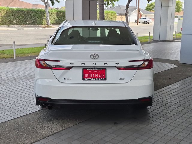 Used 2025 Toyota Camry SE FWD image 9
