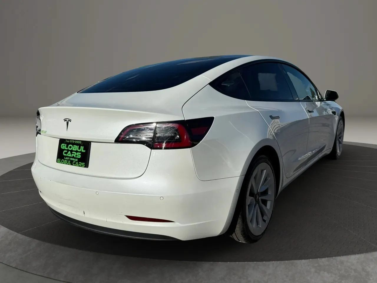 Used 2021 Tesla Model 3 Standard Range Plus RWD image 5