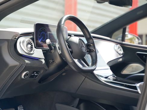 Used 2022 Mercedes-Benz EQS 450+ Sedan image 3