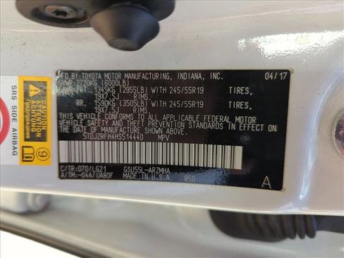 Used 2017 Toyota Highlander SE image 15