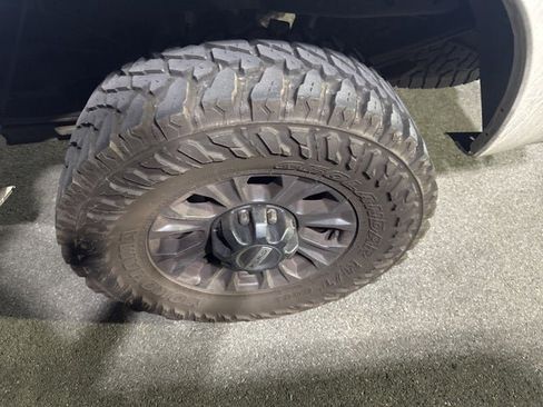 Used 2012 Ford F250 Lariat w/ Lariat Interior Pkg image 24