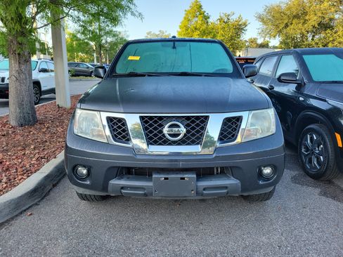 Used 2014 Nissan Frontier SV w/ SV Value Truck Package RWD image 8