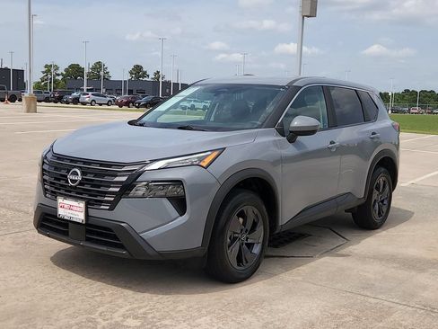 Used 2026 Nissan Rogue SV FWD image 9