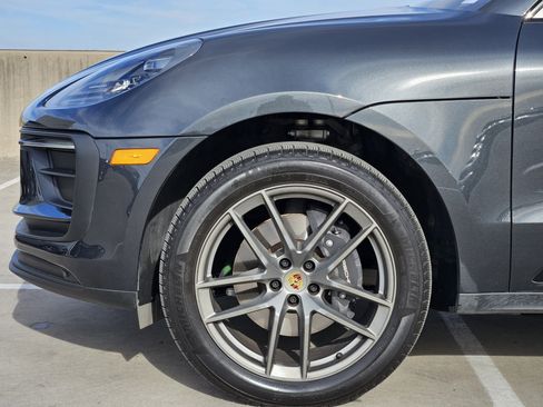 Certified 2025 Porsche Macan image 13