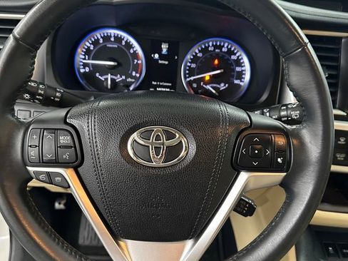 Used 2015 Toyota Highlander XLE AWD/4WD image 15