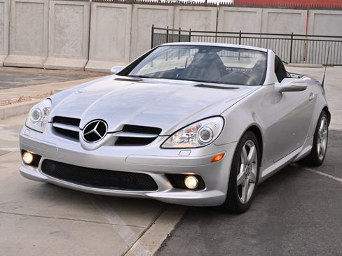 Used 2005 Mercedes-Benz SLK 350 image 3