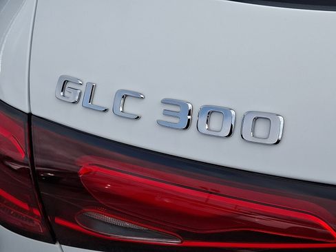 New 2026 Mercedes-Benz GLC 300 4MATIC image 17