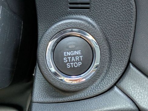 Used 2025 Subaru Outback Premium image 23