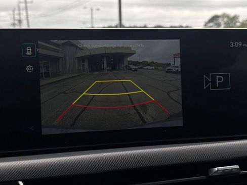 Used 2025 Hyundai Sonata SEL FWD image 30