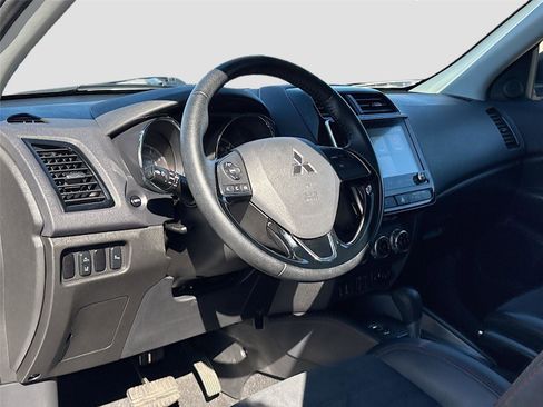 Used 2024 Mitsubishi Outlander Sport ES image 9