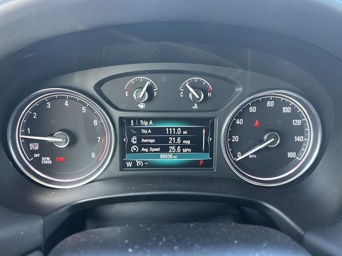 Used 2019 Buick Enclave Essence image 19