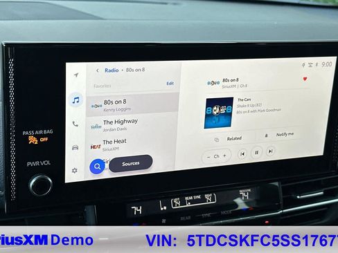 Used 2025 Toyota Sienna XLE Woodland Edition image 34