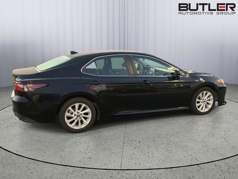 Certified 2022 Toyota Camry LE FWD image 7