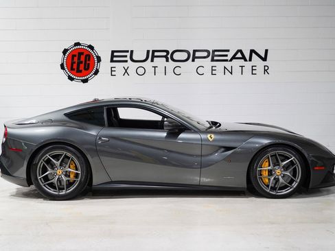 Used 2014 Ferrari F12 Berlinetta image 6