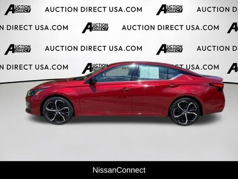 Used 2023 Nissan Altima 2.5 SR w/ SR Premium Package FWD image 3