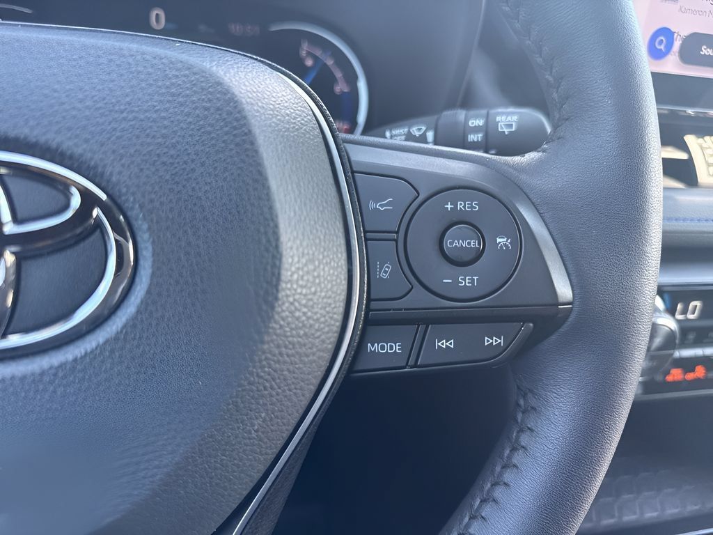 Used 2025 Toyota RAV4 XSE w/ Weather Package AWD/4WD image 15
