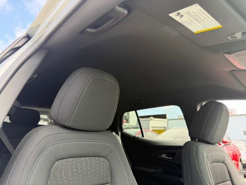 Used 2025 Chevrolet Equinox EV LT FWD image 34