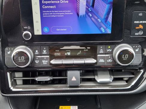 Certified 2025 Toyota Highlander XSE image 15