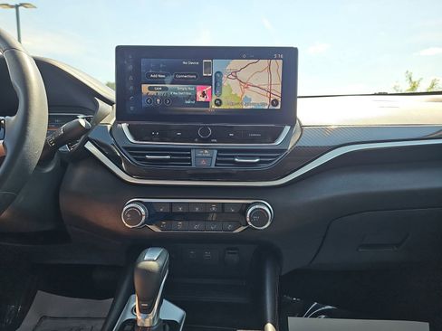 Used 2024 Nissan Altima 2.5 SR w/ SR Premium Package image 21