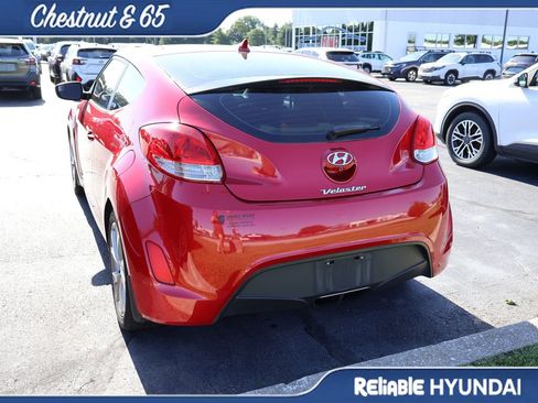 Used 2016 Hyundai Veloster FWD image 16