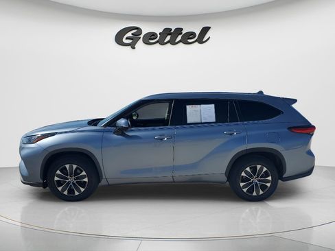 Certified 2020 Toyota Highlander XLE FWD image 8