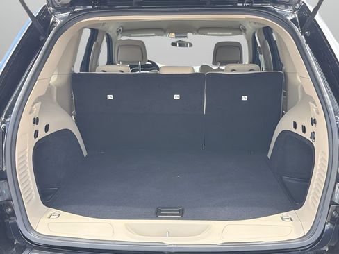 Used 2020 Jeep Grand Cherokee Laredo RWD image 7
