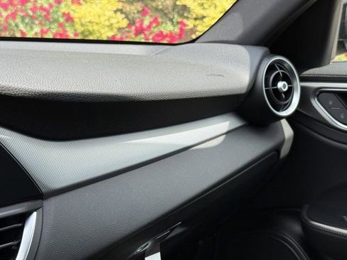 New 2025 Alfa Romeo Giulia w/ Veloce Package Rwd image 23