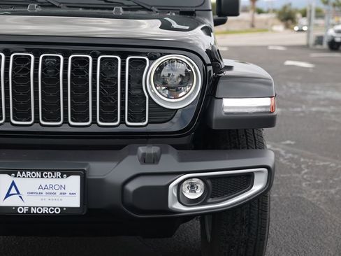 New 2026 Jeep Wrangler Unlimited Sahara AWD/4WD image 5