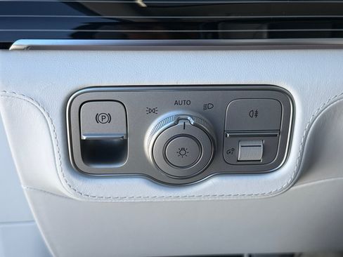 Used 2026 Mercedes-Benz Maybach GLS 600 4MATIC image 14