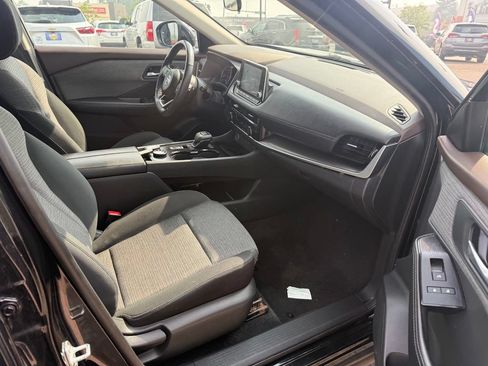 Used 2021 Nissan Rogue SV AWD/4WD image 36