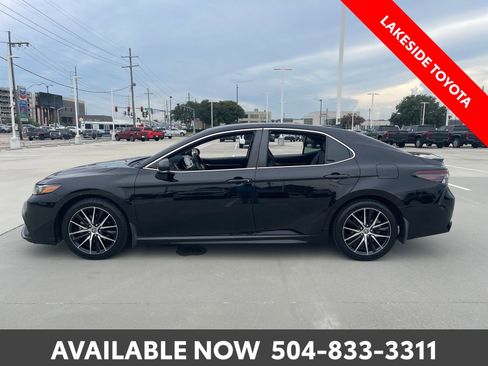 Certified 2022 Toyota Camry SE FWD image 2