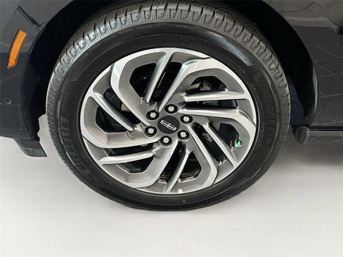 Used 2025 Lincoln Navigator Reserve image 35