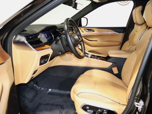 Used 2023 Jeep Grand Cherokee Summit image 43