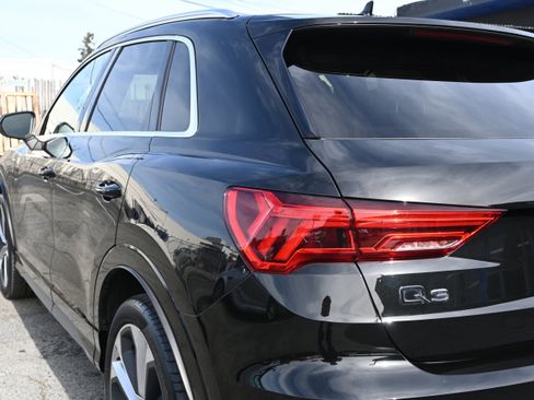 Used 2020 Audi Q3 2.0T Premium Plus w/ Premium Plus Package AWD/4WD image 17