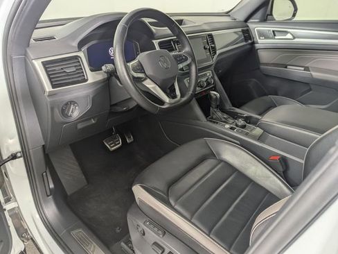 Used 2023 Volkswagen Atlas Cross Sport SEL Premium R-Line AWD/4WD image 16