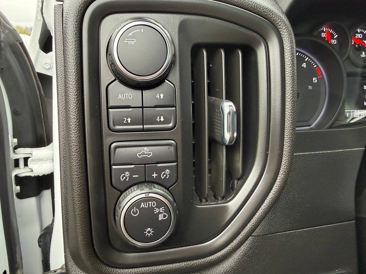 Used 2024 Chevrolet Silverado 2500 W/T w/ WT Fleet Convenience Package AWD/4WD image 39