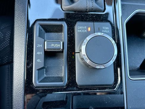 Used 2025 Toyota Tundra SR5 w/ SR5 Premium Package AWD/4WD image 34