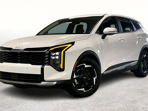 Used 2026 Kia Sportage EX FWD image 2