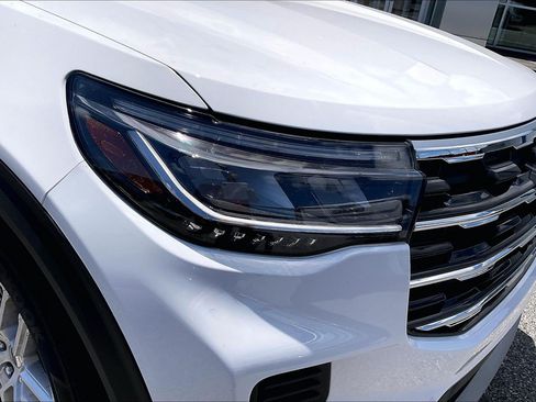 Certified 2025 Ford Explorer Active RWD image 27