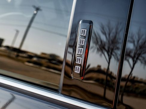 Used 2018 Ford F150 Platinum w/ Equipment Group 701A Luxury image 46