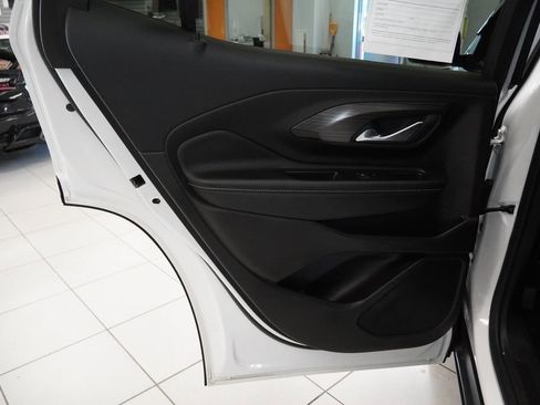 Used 2024 GMC Terrain SLE FWD image 21