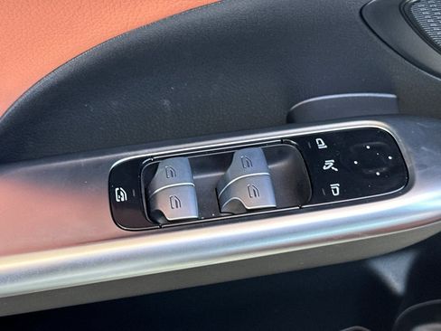 New 2025 Mercedes-Benz C 300 Sedan image 22