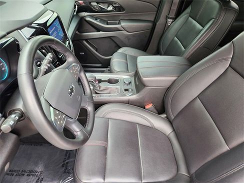 Used 2023 Chevrolet Traverse RS image 9
