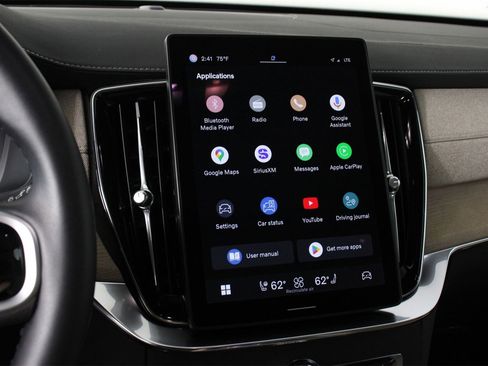 Certified 2025 Volvo XC90 B5 Core w/ Protection Package Premier image 9