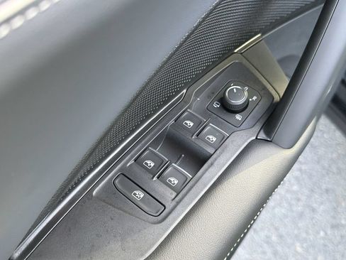 New 2026 Volkswagen Tiguan SEL R-Line AWD/4WD image 23
