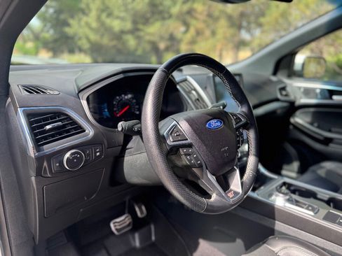Used 2022 Ford Edge ST image 12
