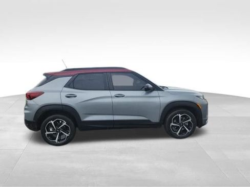 Used 2023 Chevrolet TrailBlazer RS FWD image 2