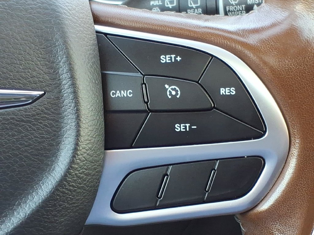 Used 2019 Chrysler Pacifica Limited FWD image 27
