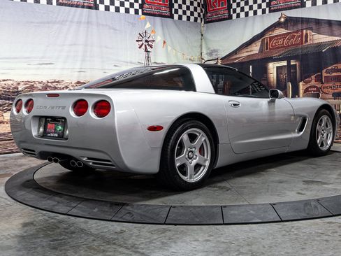 Used 1997 Chevrolet Corvette Coupe w/ Memory Pkg image 5